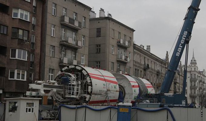 Metro: trwa montaż tarcz TBM na Pradze